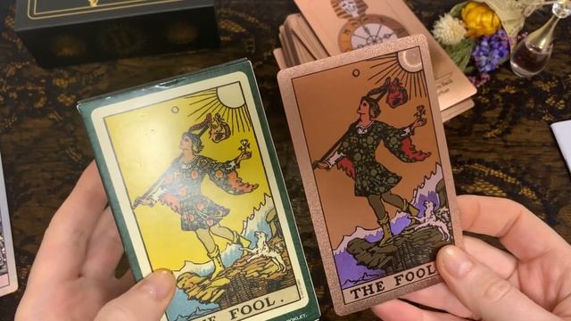 Нежно-розовый вариант пластиковой колоды «Rose Gold Flower»✨?✨RWS Tarot. смотреть онлайн