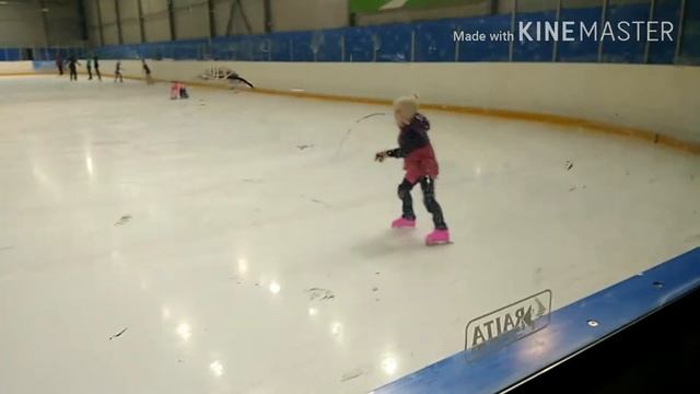 Фигурное катание 4 года, начало, школа "Лед" смотреть онлайн