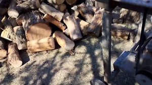 Один електромотор на два станки дровокол і циркулярку.