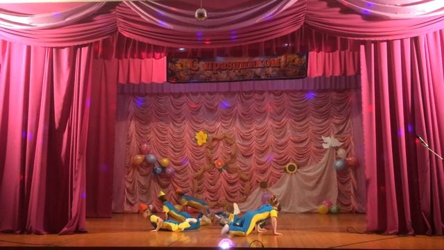 Детский танец "Коробка с карандашами"