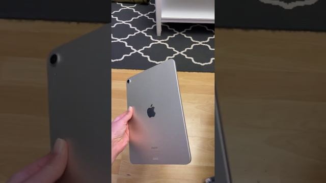 iPad Air 5 Starlight First Look. смотреть онлайн