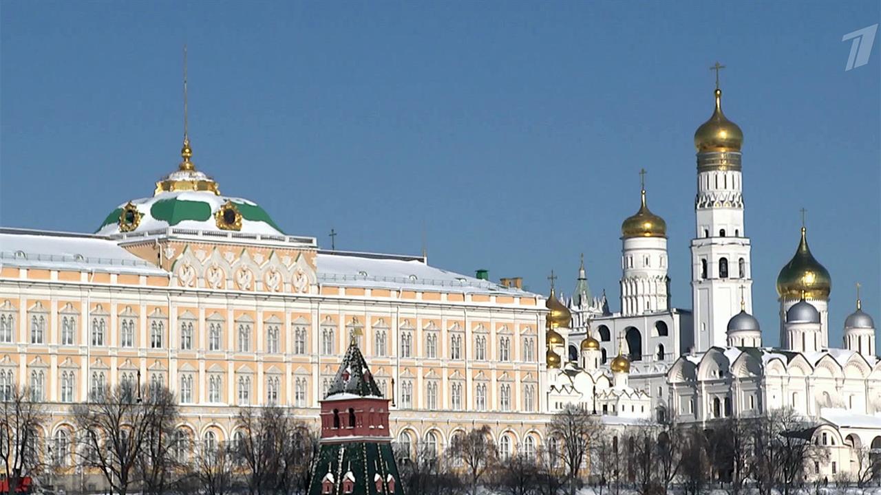 Президент РФ поздравил с наступающим Новым годом глав зарубежных государств и правительств