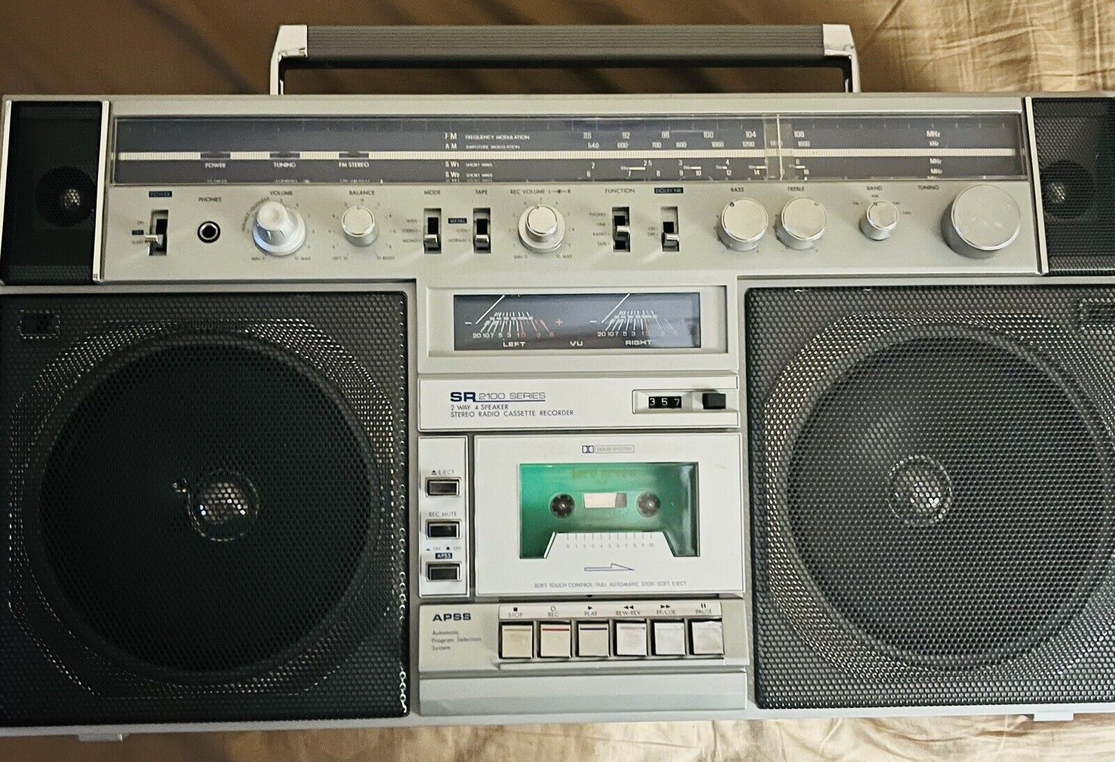 1983-год -ЯПОНИЯ- Sears Roebuck Sr2100 2-полосный стереомагнитофон с 4 динамиками и кассетным