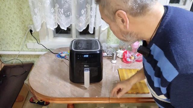 Готовим картофель фри в фритюрнице BioloMix BAF500D Cooking french fries in a deep fryer
