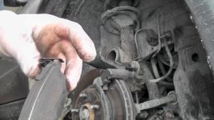 Suzuki SX4 AWD front brake pads replacement