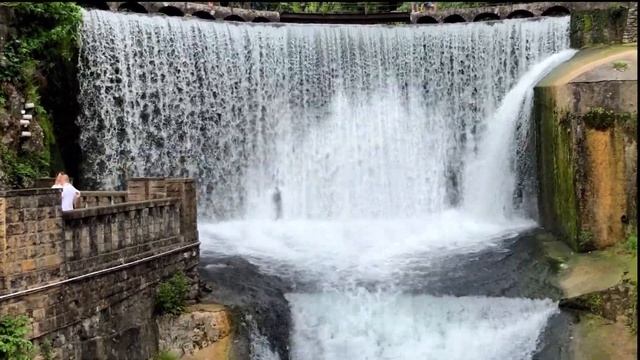 Потрясающий водопад в Новом Афоне,stunning waterfall in New Athos,