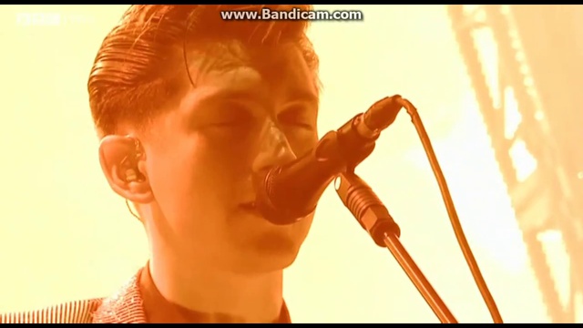 Arctic Monkeys - When The Sun Goes Down @ Glastonbury 2013