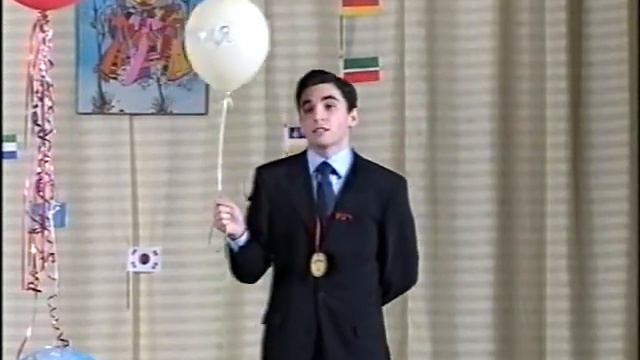 2002 год! Последний звонок первого выпуска "Поликультурной школы №1650" Офелии Аракелян смотреть онлайн