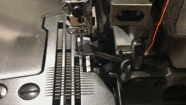 Как установить петлитель на оверлоке смотреть онлайн