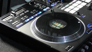 Pioneer DDJ-REV7 Battle-Style DJ Controller - Full Overview