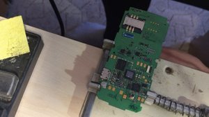 ? LG KG270 не видит SIM карту, замена SIM коннектора, сломан разъем сим карты, повреждены пятаки SI