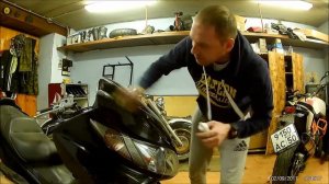 Убираем царапины с пластика на Suzuki Skywave 250