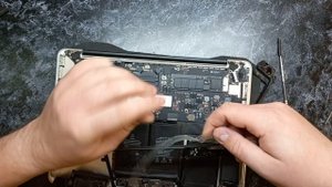 ЗАМЕНА АККУМУЛЯТОРА НА Apple MacBook Pro 13" A1502
