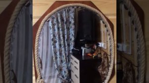 Декорируем раму зеркала ,джутовой верёвкой.