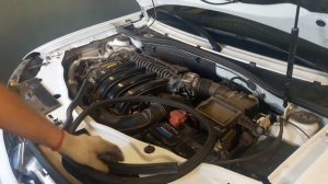 Установка резинового уплотнителя на Renault Duster