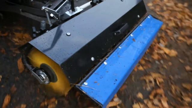 Видео работы райдера Husqvarna с навесным оборудованием смотреть онлайн