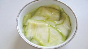 Салат с маринованными кабачками