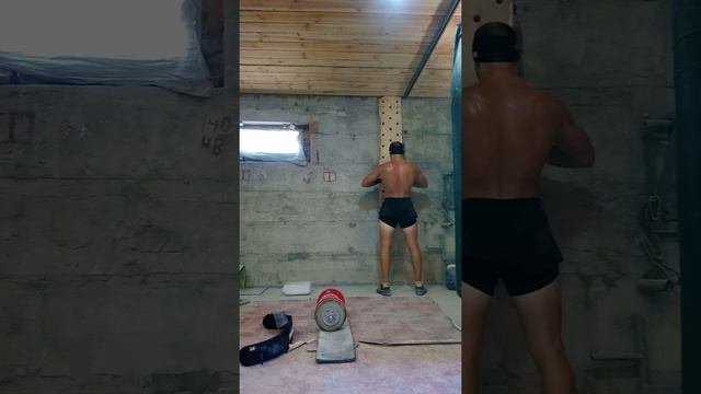 3 - раундов.- 20 рывков в стойку гантели 30 кг. - 5 подъемов по Пегборду. смотреть онлайн