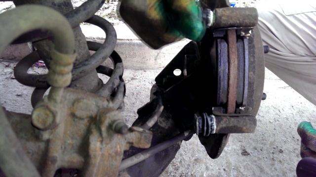 Смазка направляющих тормозных суппортов Corolla e120 смотреть онлайн