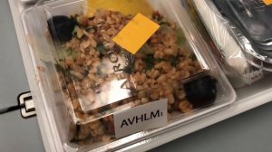 Перелет с ребенком на Пхукет 2017.  Еда в самолете.  Таиланд.  Первый день .