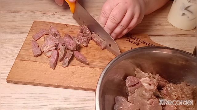 ТЕПЕРЬ ВЫ БУДЕТЕ ЗНАТЬ ЧТО ГОТОВИТЬ ИЗ СВИНОГО ЛЕГКОГО - Бефстроганов! Это вкусно и дёшево! смотреть онлайн