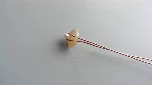 Как сделать украшение из пуговиц ПЕРЛАМУТР смотреть онлайн