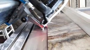 Заусовка внутреннего угла под 45 градусов крупноформатного керамогранита