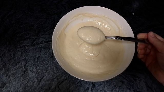 Оладушки на кефире. Секрет пышных оладьев. смотреть онлайн