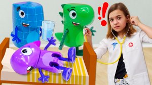 Динозавры игрушки в больнице! Как лечить игрушки ДиноСити?! Видео про игры в доктора и дочки матери