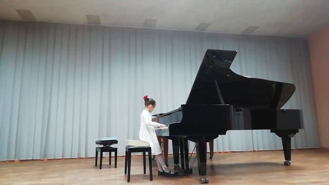 Цуканова Дарья , 7 лет,  Р.Глиэр "В полях", Д. Шостакович-"Танец-скакалка"  2021