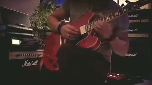 "Bohemian rhapsody" Queen solo cover смотреть онлайн