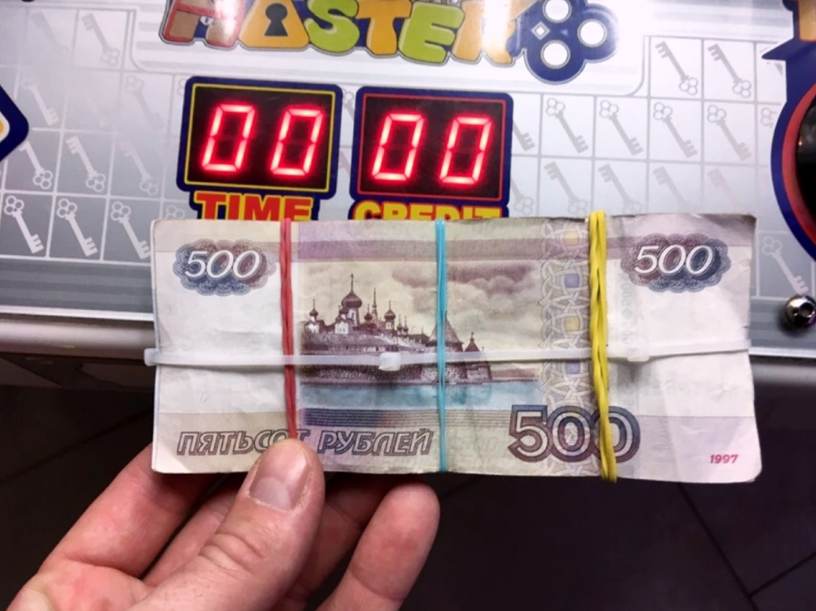 Выиграл ДЕНЬГИ в Игровом Автомате, Розыгрыш Приза!.mp4 смотреть онлайн