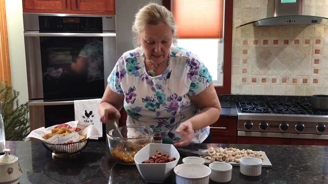 Bean salad with chicken.Chicken and red kidney bean salad. Salata z kurczakiem i czerwona fasola смотреть онлайн