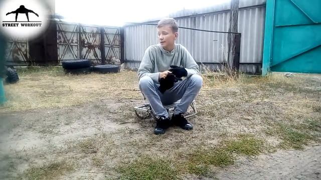 КАК накачать верхнюю трапецию ,спину и руки и дельту !в домашних условиях!!! смотреть онлайн