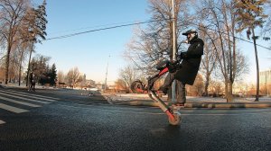 МИРОВОЙ РЕКОРД ВИЛЛИ НА ЭЛЕКТРОСАМОКАТЕ!!! / World record wheelie on an electric scooter