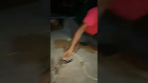 Сварочный аппарат из ведра воды, арматуры и доски?