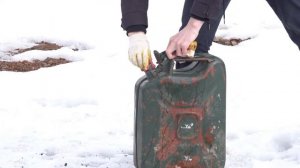 ВЗОРВАЛАСЬ КАНИСТРА СССР для бензина.