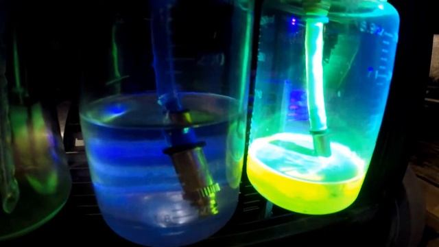 Ультрафиолетовый фонарик Scangrip UV-Form для обнаружения протечек фреона смотреть онлайн