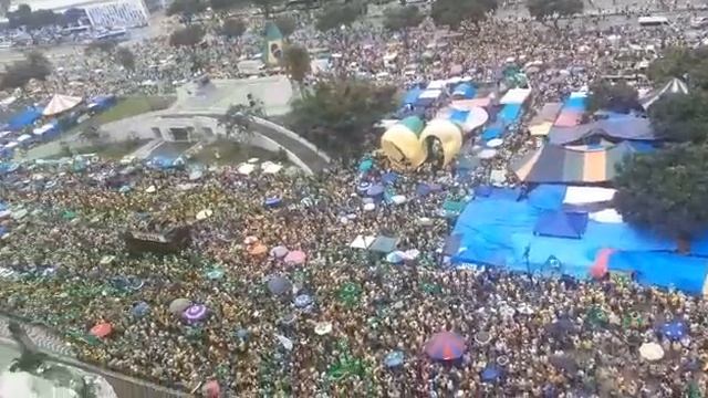 В Рио-де-Жанейро продолжаются массовые митинги