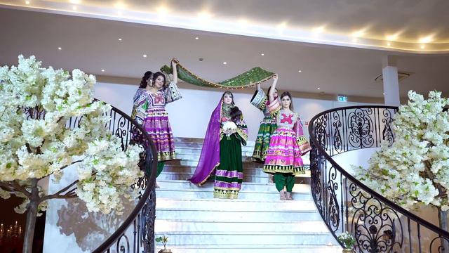 Hila & Massi | Afghani dress entrance & mast dance | Hamayoun Angar | New Afghan song смотреть онлайн