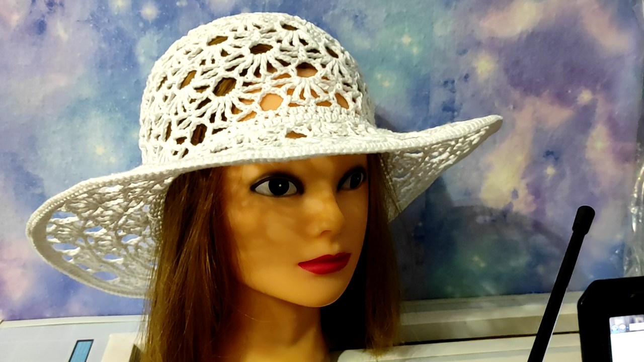 Летняя шляпка крючком очень красивым узором. Шляпка для начинающих. смотреть онлайн