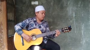 Valencia VC264HVT with Lavelier Microphone BOYA. Original Sound Review.