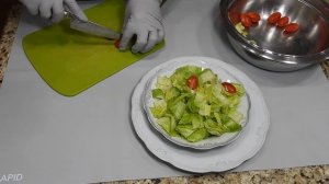 ЖАРЕНАЯ РЫБА. Как очень Вкусно пожарить любую бюджетную рыбу + САЛАТ