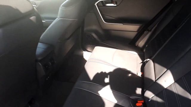 Видеопрезентация автомобиля  Toyota Rav4