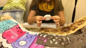 Как повесить ламбрекен-бандо на карниз с помощью липучки?