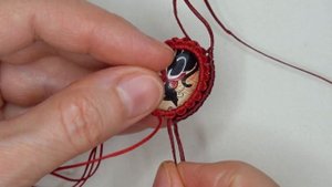 КУЛОН МАКРАМЕ с кабошоном. MACRAME PENDANT with cabochon.
