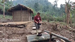 Celebrating the video of baby Nhu 2 years ago, Luu and his family lived in the forest
