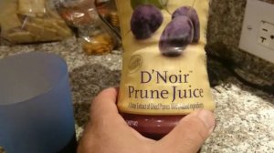 Prune juce. Сок из чернослива.