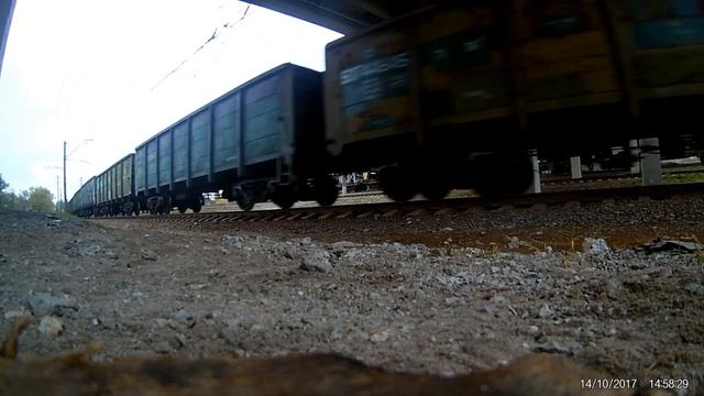 Сейчас он в Крыму! ВЛ10 1774 с грузовым поездом! смотреть онлайн