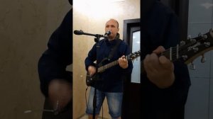 И вот стою я на плацу.